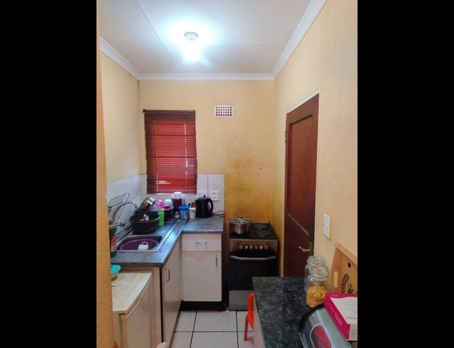2 BEDROOM HOUSE FOR SALE IN LENASIA SOUTH